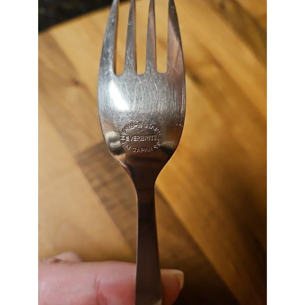 Vintage Everbrite Premier Stainless EVS13 Dinner Fork Textured Leaf Silverware